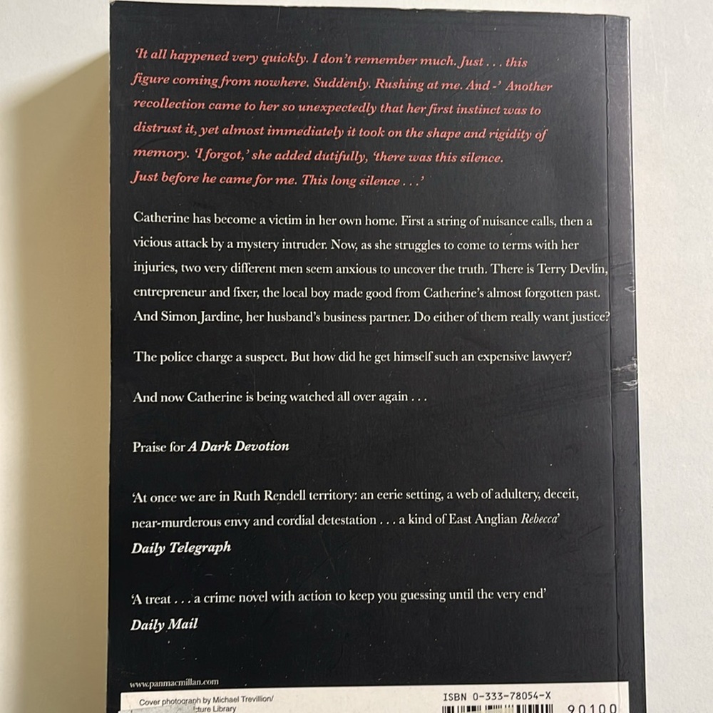 Keep me close by Clare Francis book - Picture 2 of 2